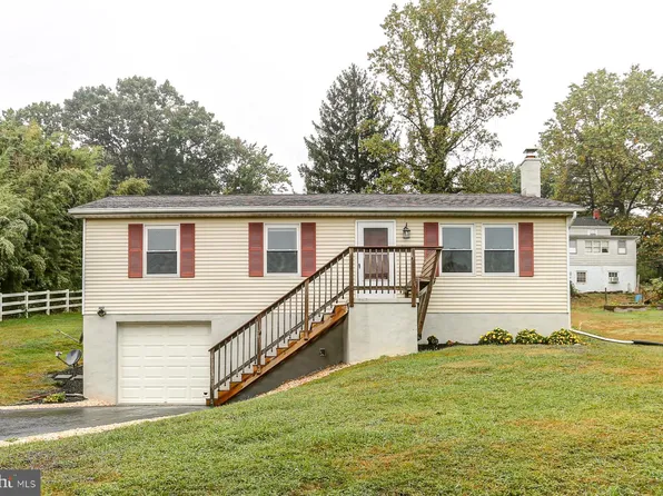 209 E Mohler Church Rd, Ephrata, PA 17522