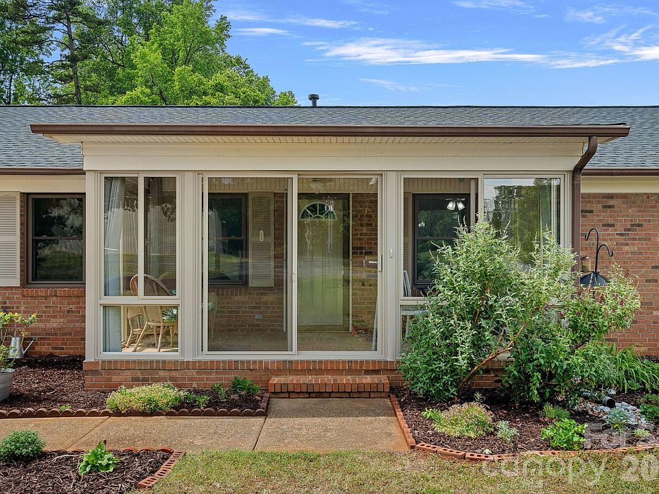 1st image of 6131 Kinghurst Dr