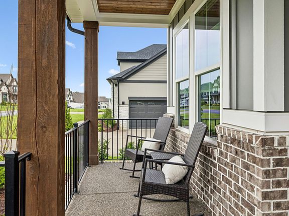 3rd image of 7428 Leelee Dr