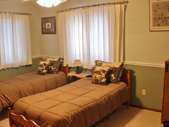 5th image of 316 Hensonshire Dr