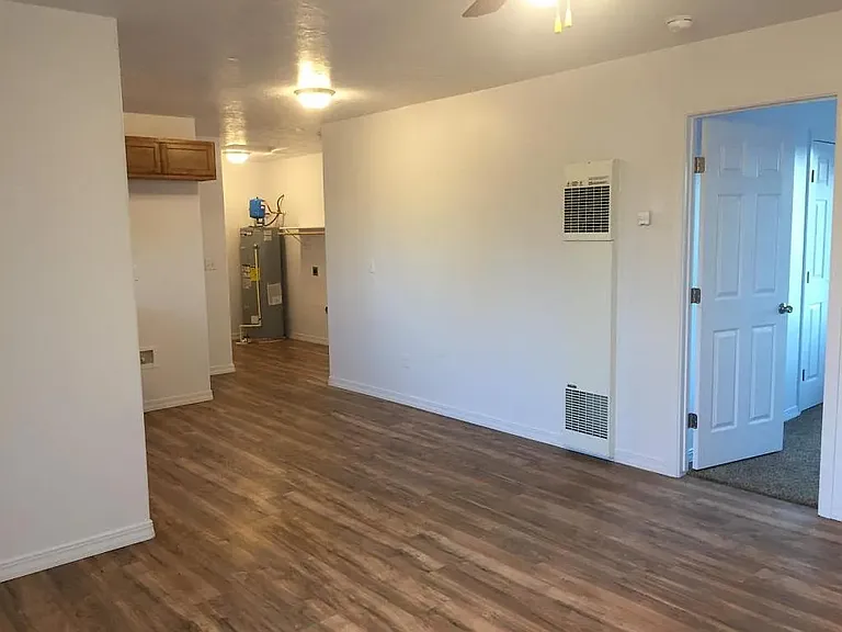 913 S Wardwell Ave #B — Photo 5