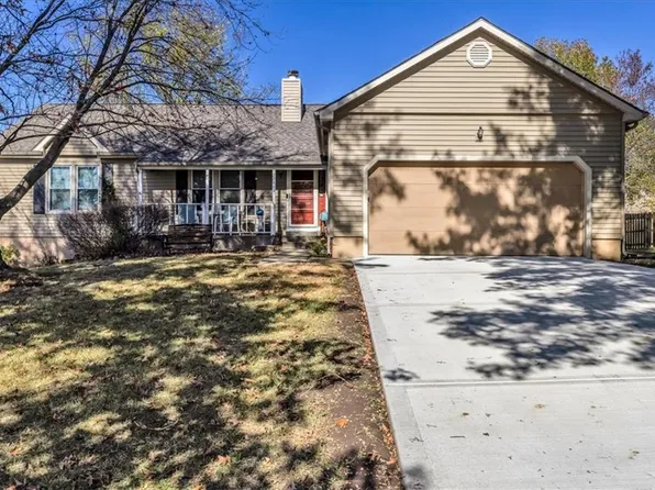 22612 W 53rd Ter, Shawnee, KS 66226