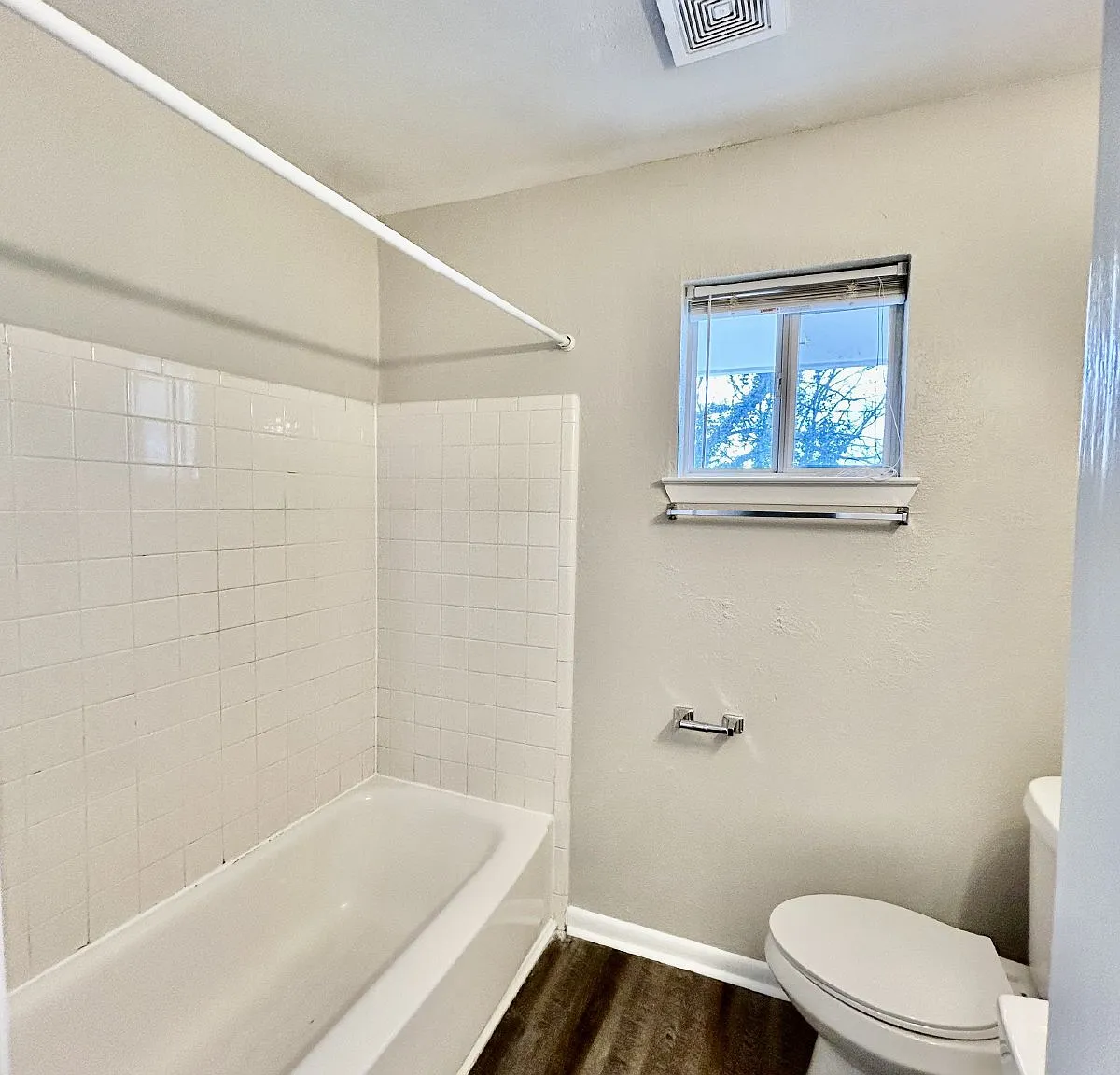 1 bed, 1.0 bath, 576 sqft, $775 — Photo 4