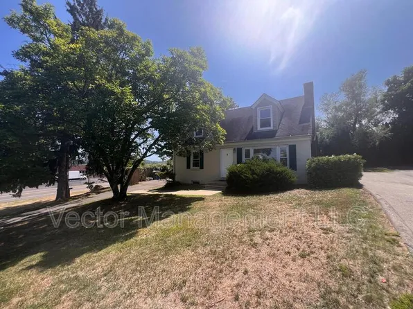 2628 State St, Hamden, CT 06517