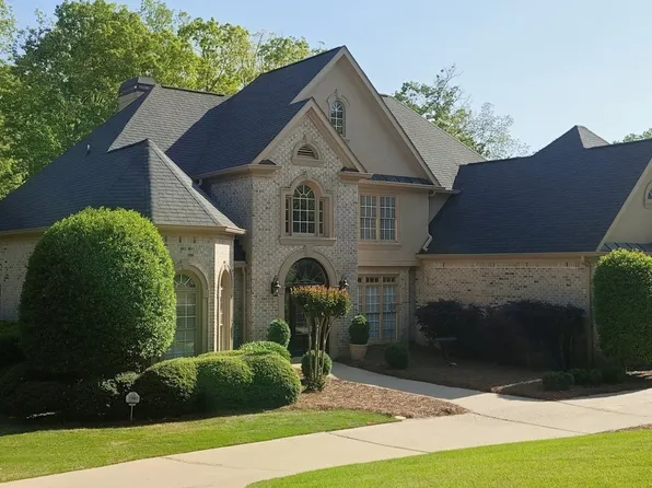 5359 Point South Dr, Gainesville, GA 30504
