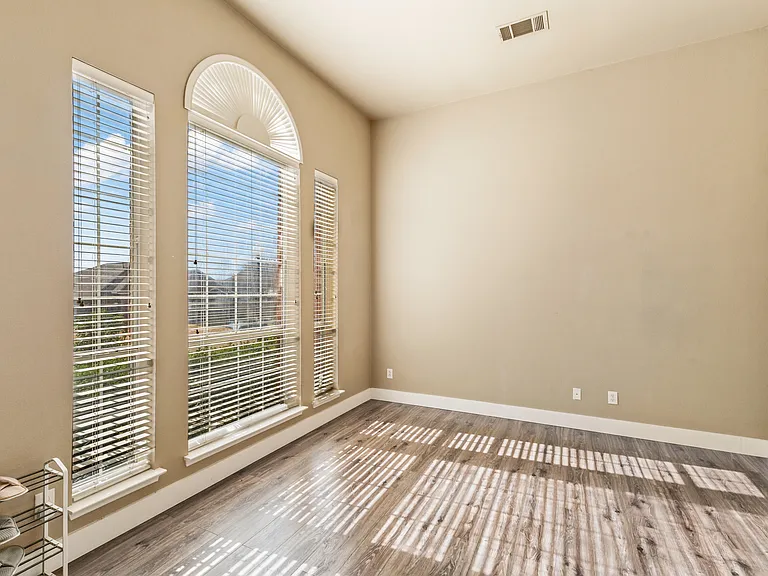 1464 Summerhill Dr — Photo 21