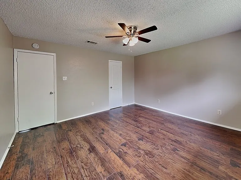 701 Admiralty Way — Photo 6