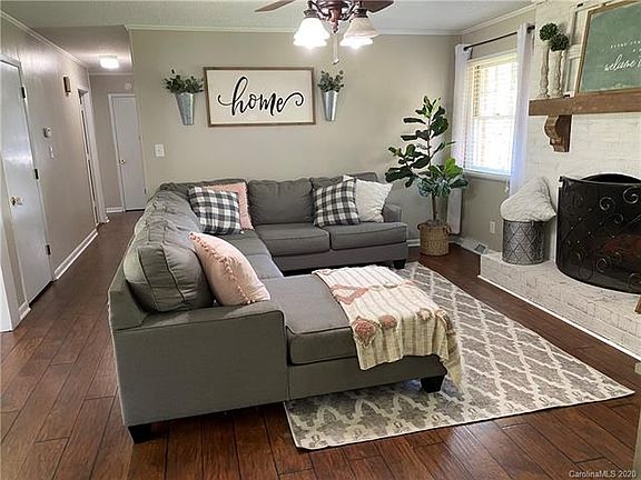 4th image of 3024 Hazel Dr