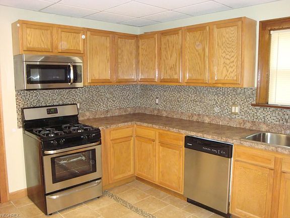 3rd image of 10801 Wadsworth Ave
