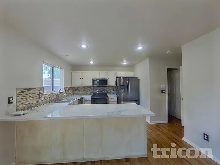 1028 Oriole Cir — Photo 5