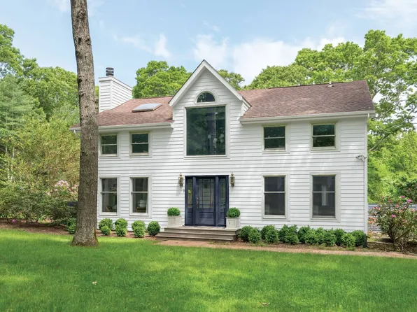 45 Harbor Watch Ct, Sag Harbor, NY 11963