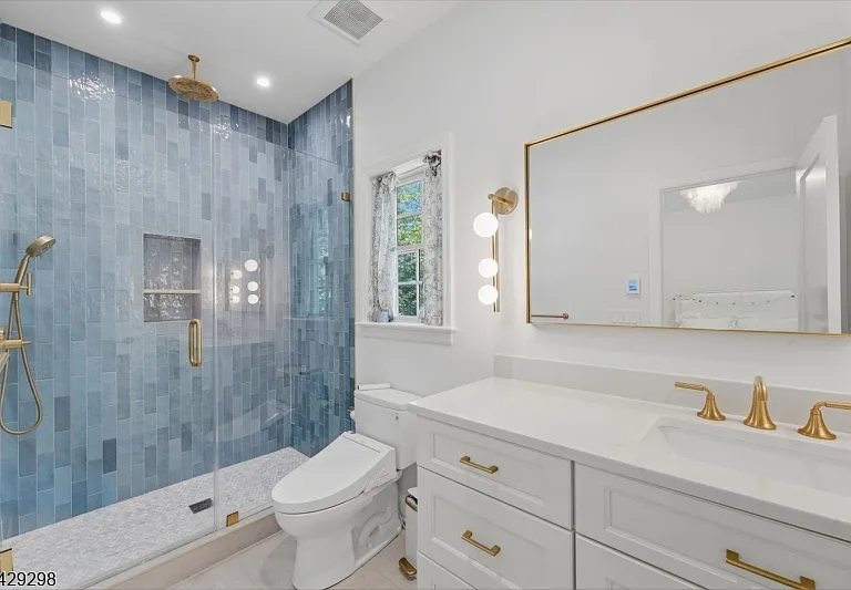 18 Tennyson Dr — Photo 12