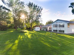 2006 Edgewater Ave, Arden Hills, MN 55112