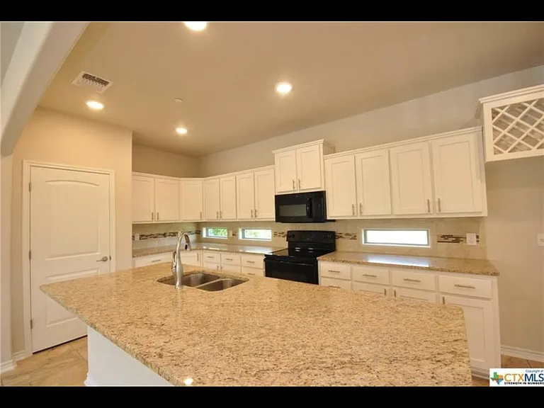 221 Birch Oak Ln — Photo 19
