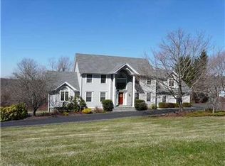 12 Old Castle Dr, Newtown, CT 06470