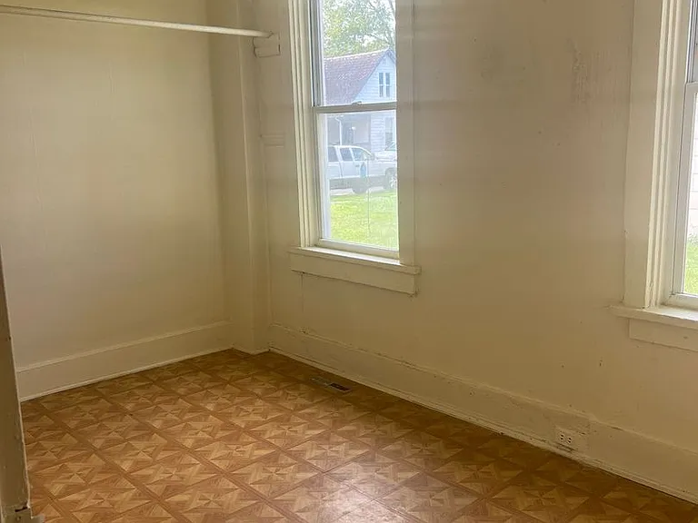 64 Poplar Ave — Photo 10