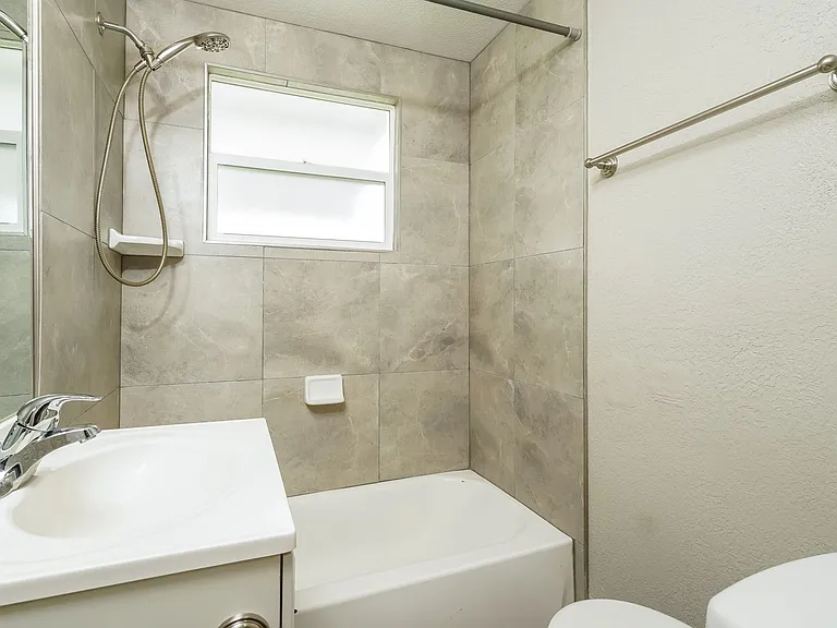2943 Porter Ave — Photo 14