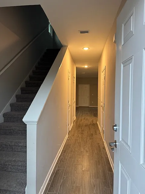 3 bed, 1440 sqft, $1,900 — Photo 2