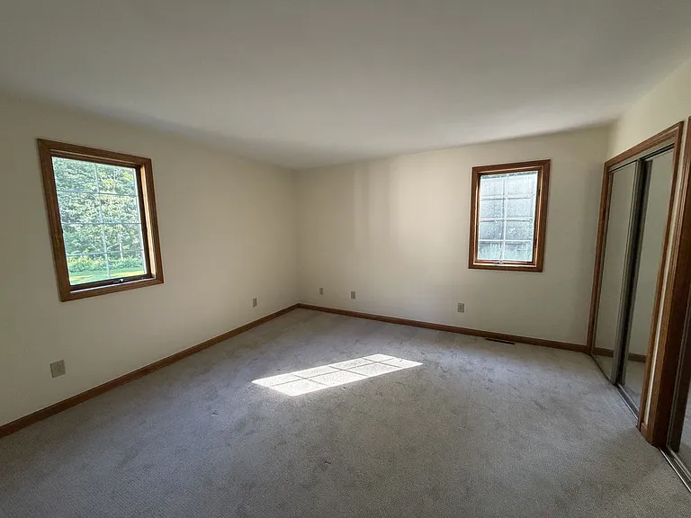 37-39 Willowbrook Ave #39 — Photo 17