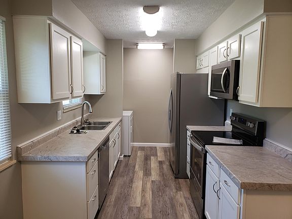 4th image of 1203 Heritage Dr