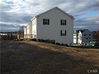 2nd image of 718 Blue Heron Dr
