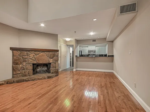 109 Beechnut St #4, Johnson City, TN 37601