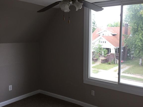 3rd image of 250 E Acton Ave