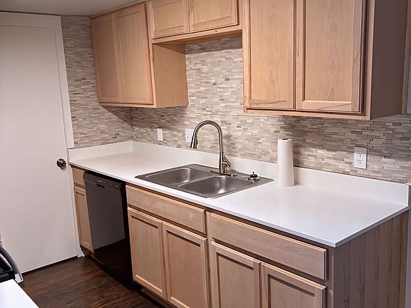 5th image of 2124 Burton Dr APT 130
