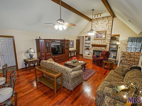5th image of 1109 Lake Louise Dr