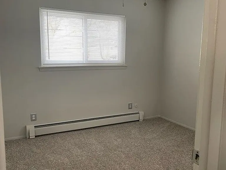 333 Marshall Apartments — Photo 19