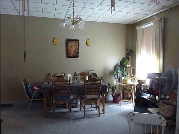 4th image of 56 Chapman St