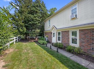 251 University Ln, Elk Grove Village, IL 60007