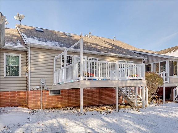 2nd image of 2839 Stratford Cir