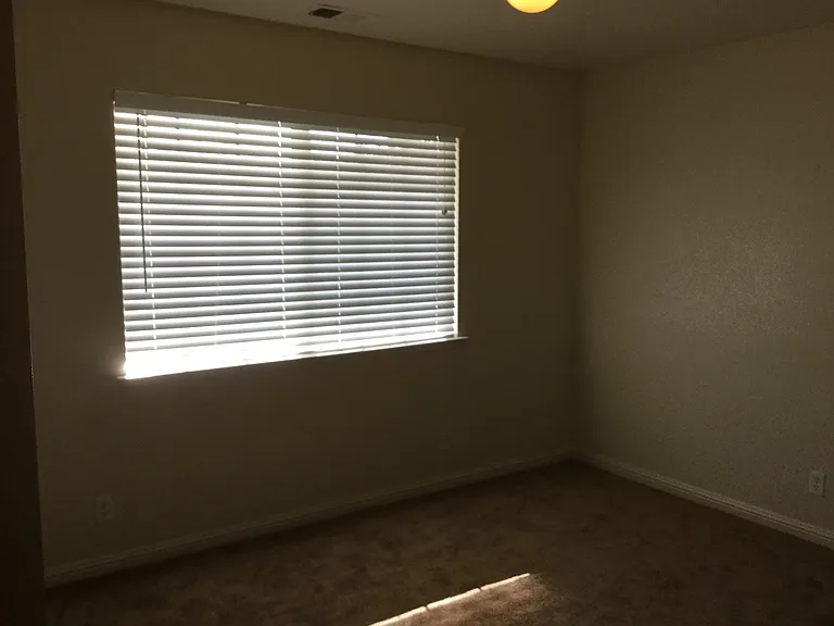 824 Taft St — Photo 10