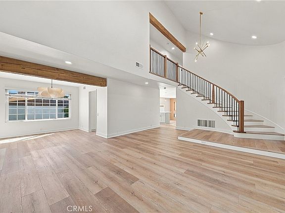 4th image of 19552 Helena Cir