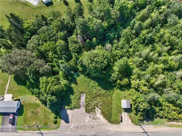 1768 Des Pionniers Ave, Balmoral, NB E8E 1G2