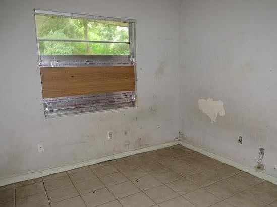 1st image of 505 NE 2nd Ave