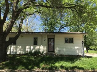 6633 SW Shadyvale Ln, Topeka, KS 66619