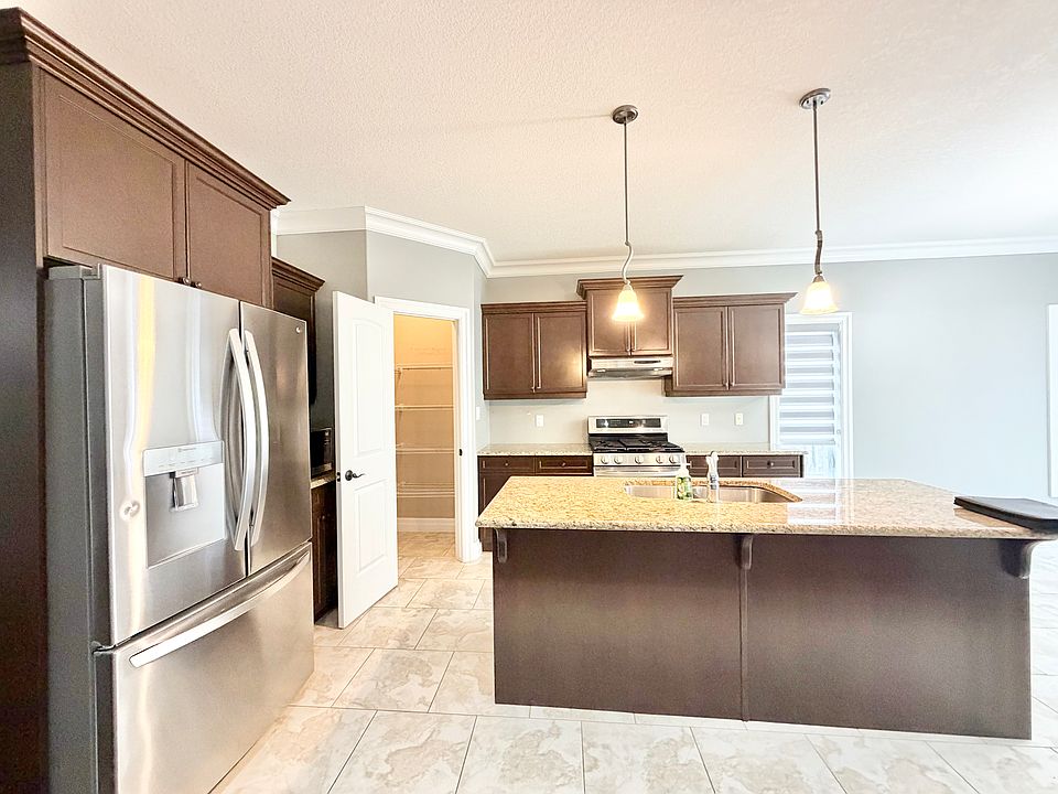 1st image of 875 Longworth Rd #0