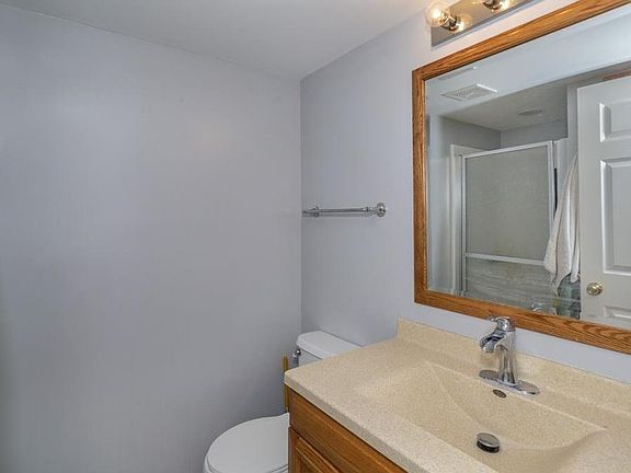 4th image of 209 Heritage Ln