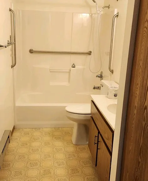 1938 Grandview Dr #6 — Photo 4