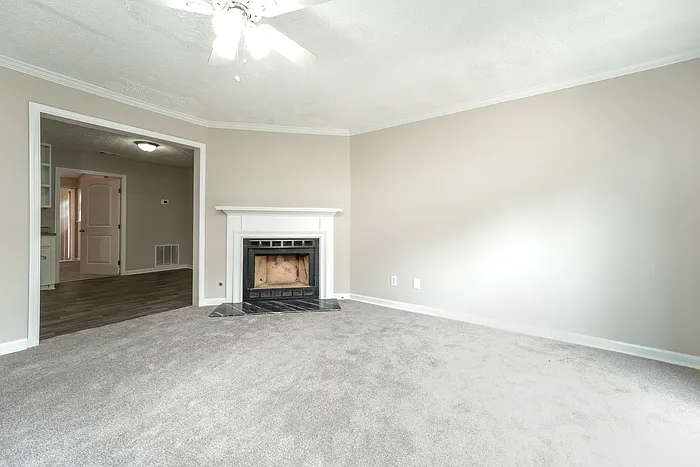 5713 Wells Cir — Photo 3