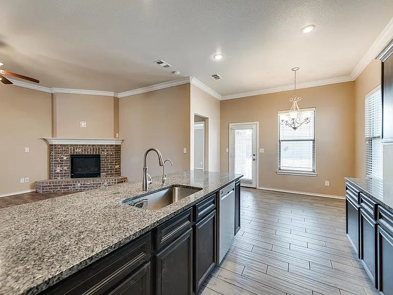 618 Juniper Ct — Photo 12
