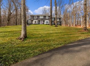 10 E Fox Chase Rd, Chester, NJ 07930