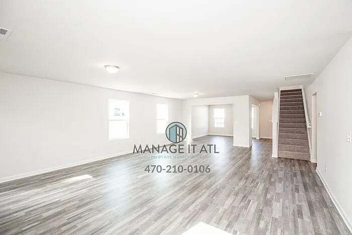 750 Shallowford Rd — Photo 11