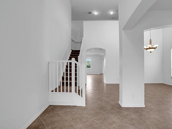 4th image of 19125 Stonebrook Street