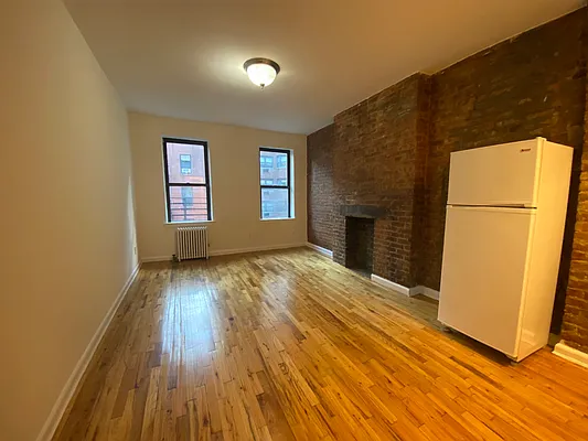 Rented by City Connections Realty | media 8