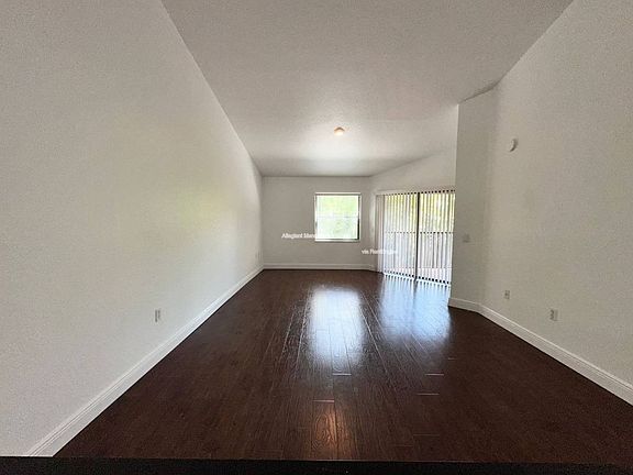 4th image of 7767 Sugar Bend Dr