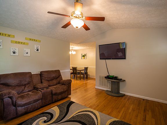 5th image of 571 River Trace Dr