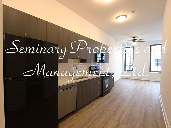 3rd image of 3160 N Broadway St #302